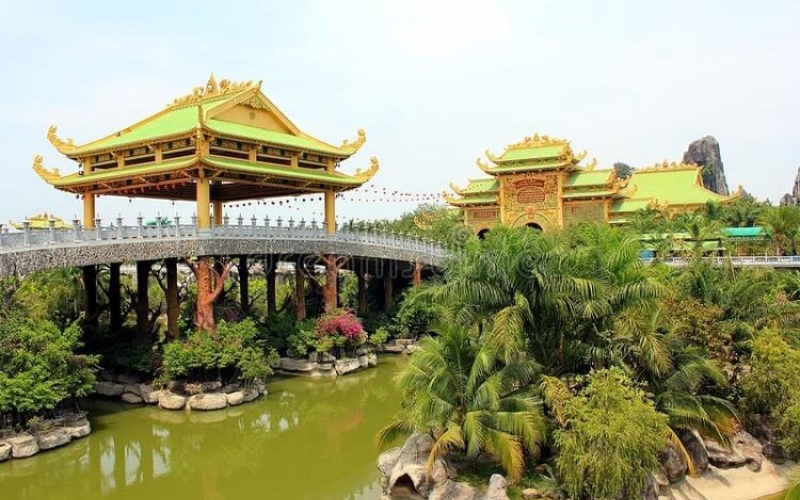 Khu du lịch Đại Nam Văn Hiến