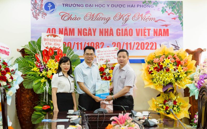 điện hoa vào những ngày lễ lớn